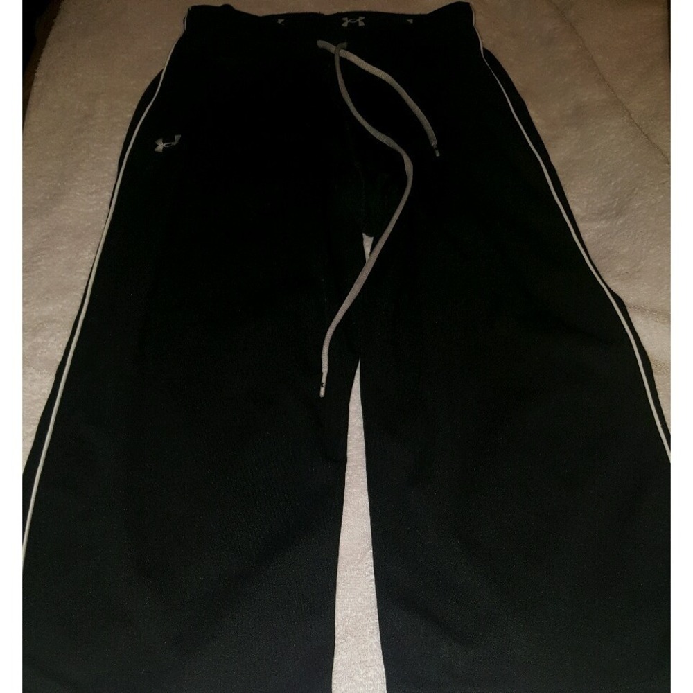 *Womem Under Armour workout capri Pants black size‎ Small